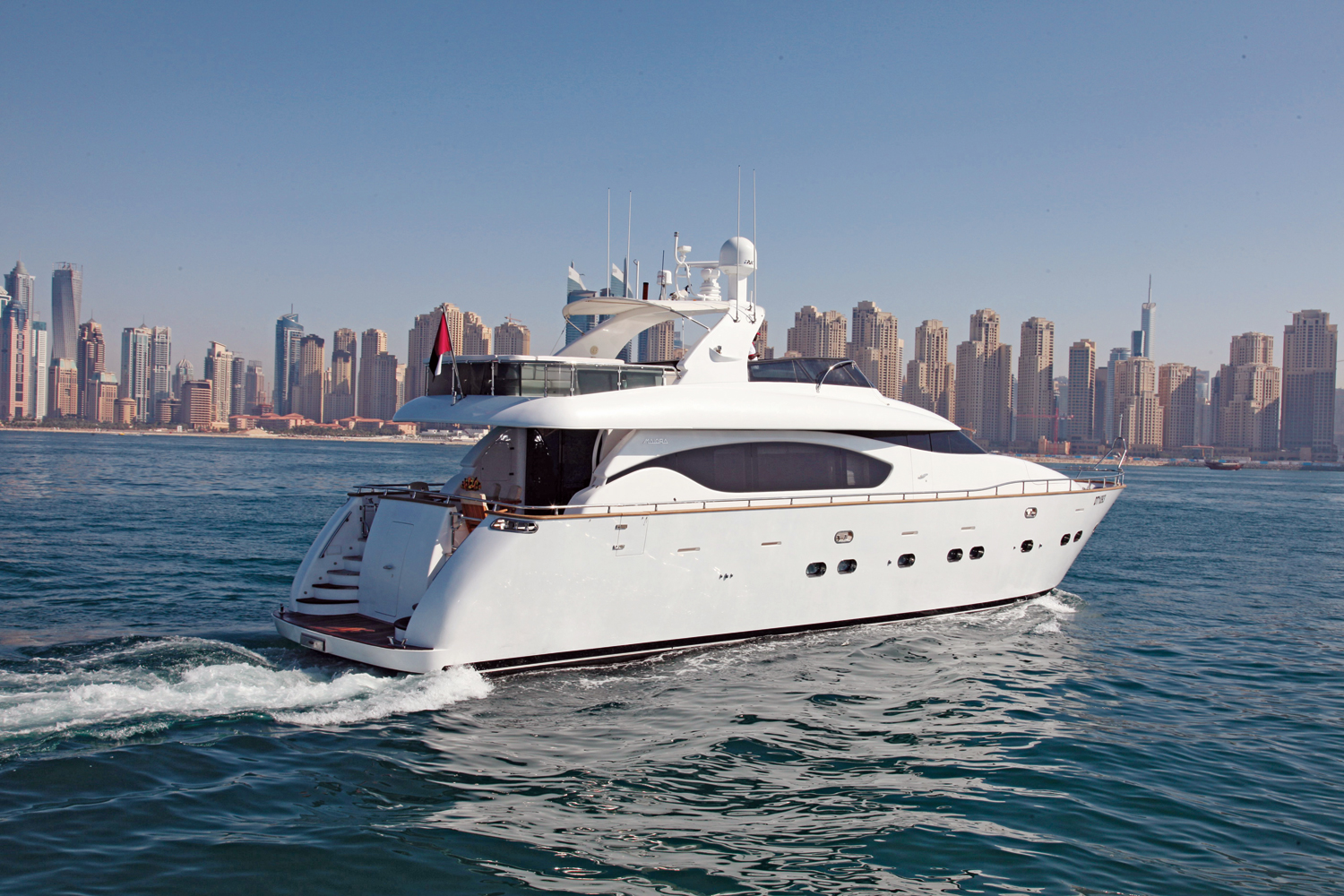 hire a yacht in dubai