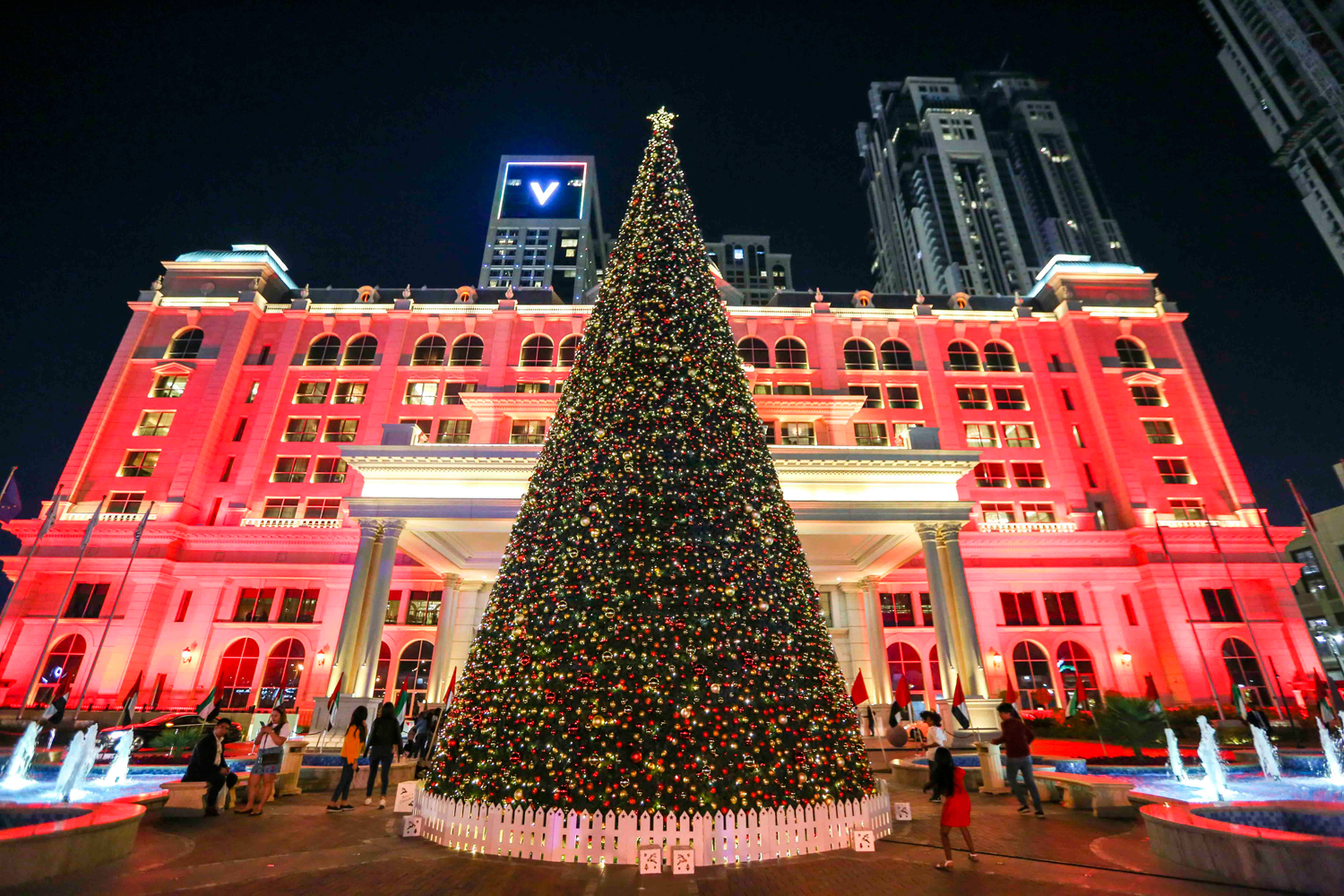 HABTOOR PALACE DUBAI'S FESTIVE GARDEN