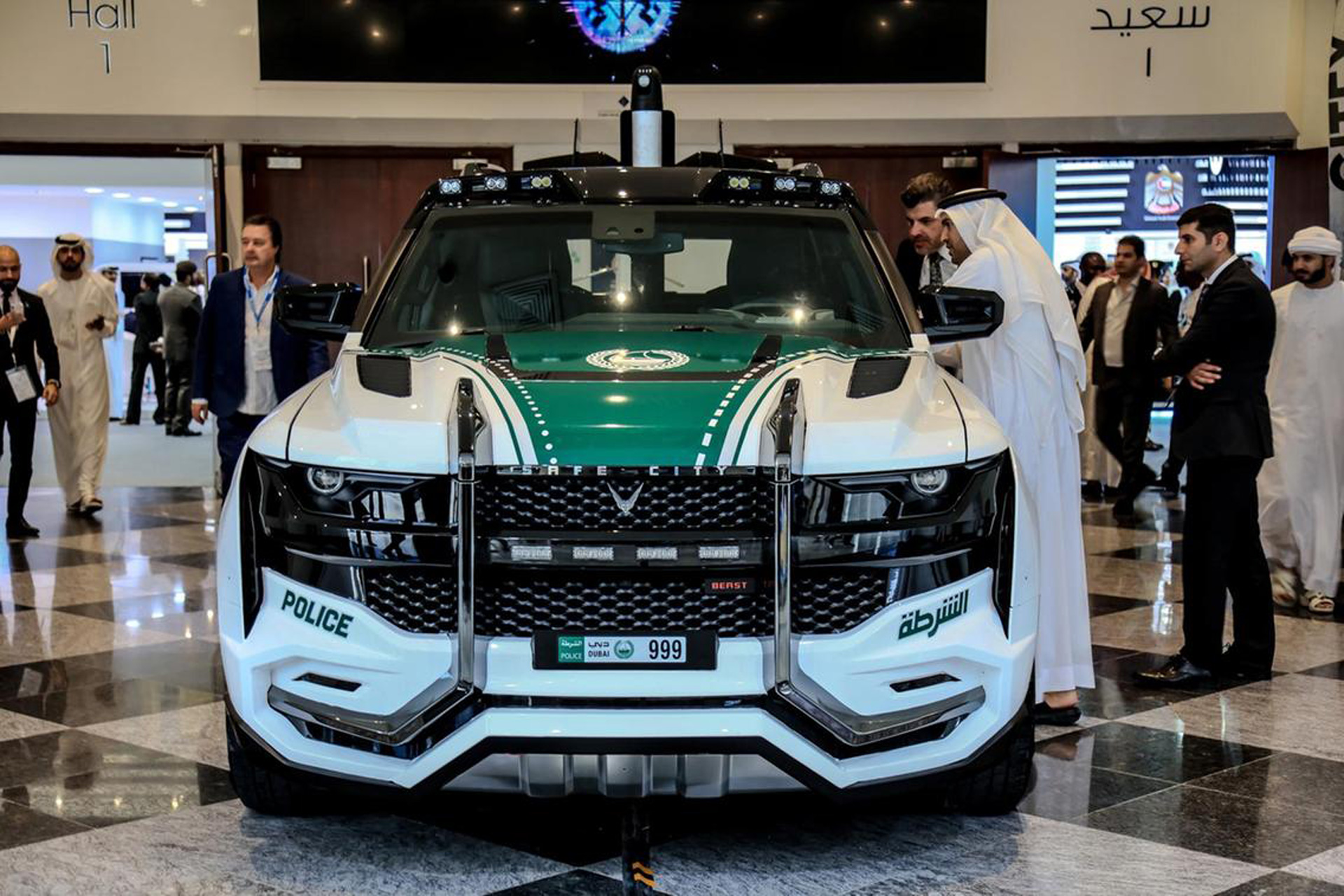 Uae cars. Автопарк полиции Дубая. Полицейский автопарк Дубай. W Motors Дубайская полиция. Beast Patrol внедорожник.