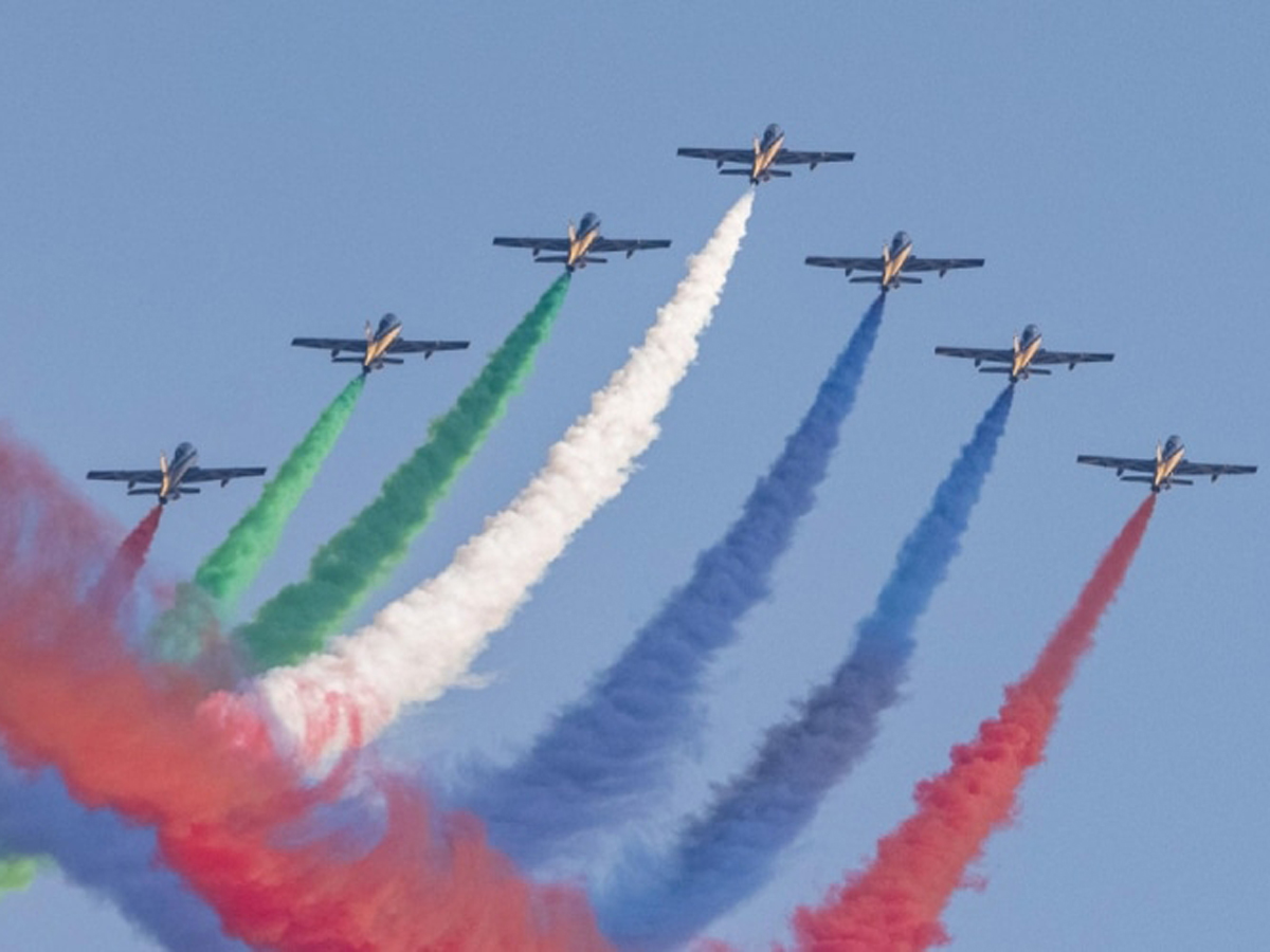 Dubai Airshow 2023 You can watch Dubai Airshow displays from a special