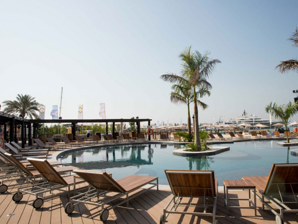 Best spots for Sundowners in Dubai: Barasti