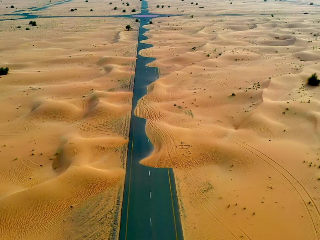 Instagrammable places in Dubai: Half-Desert Road