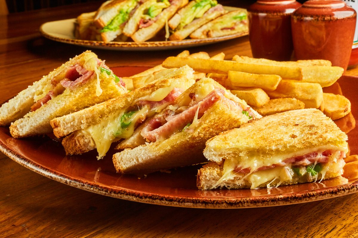 Pub lunches deals