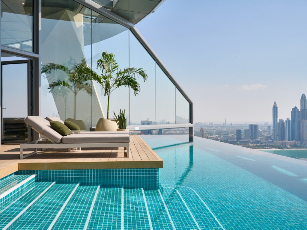 Best spots for Sundowners in Dubai: Aura Skypool Lounge