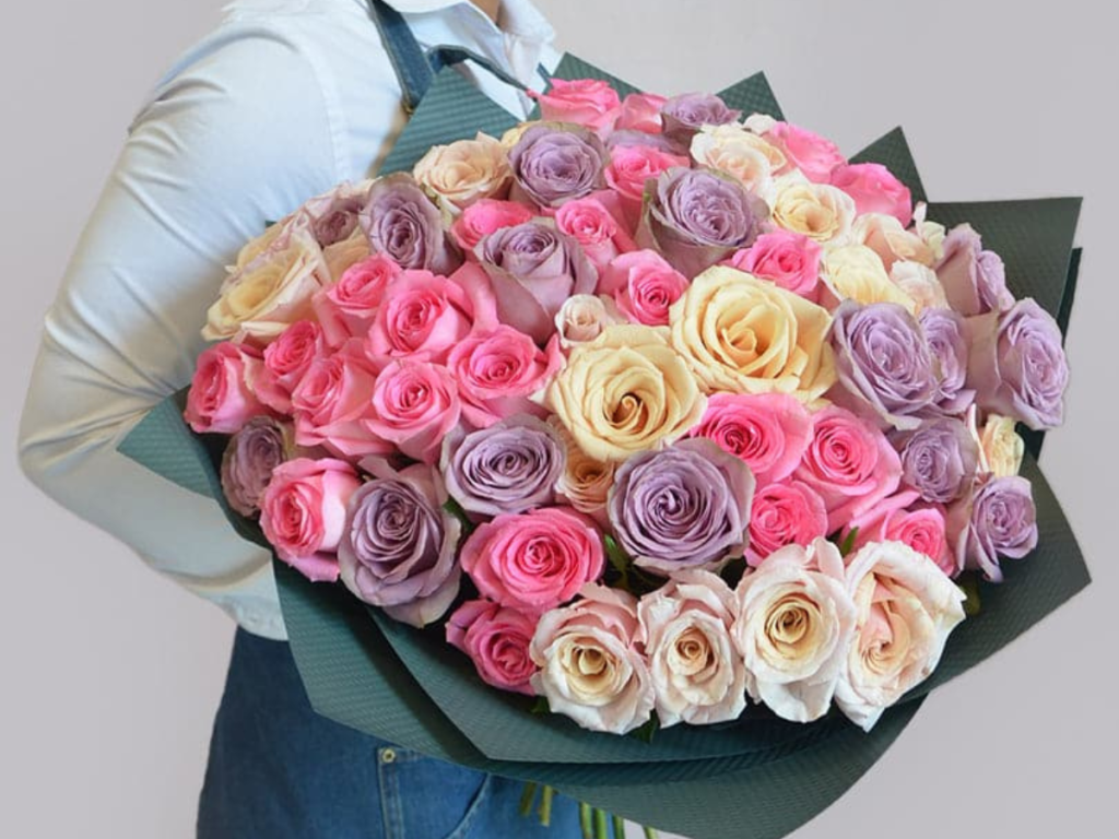 Buy/Send Blissful Love Roses Arrangement Online- FNP