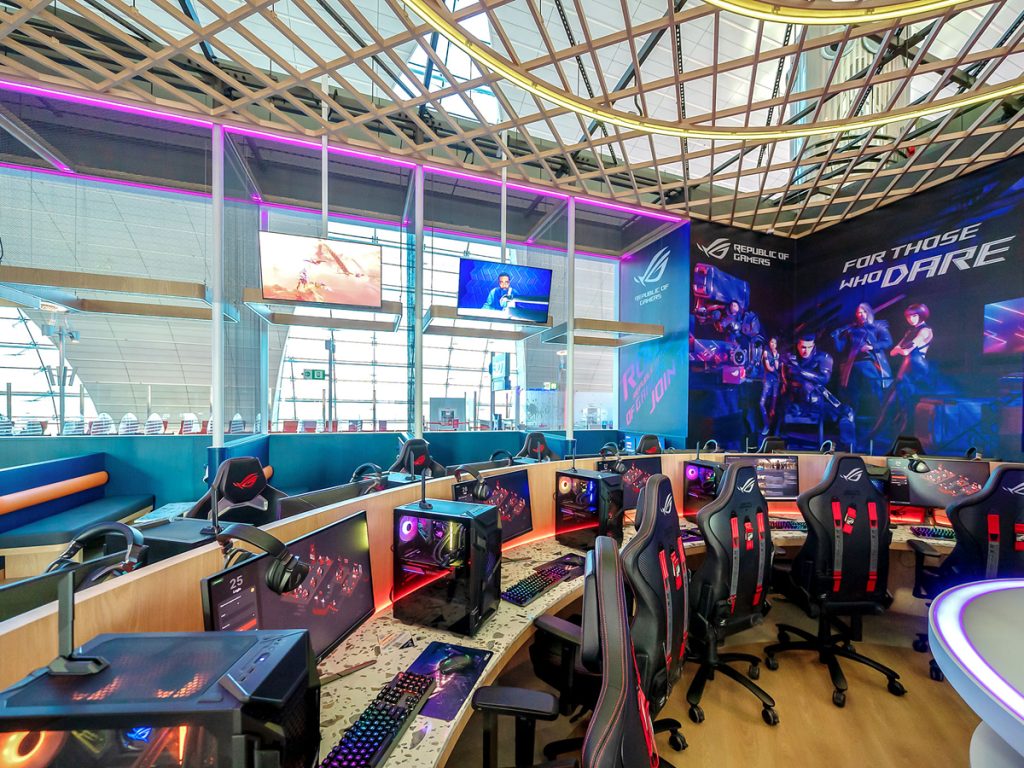 Things to do at Dubai International Airport: Go check Game Lounge