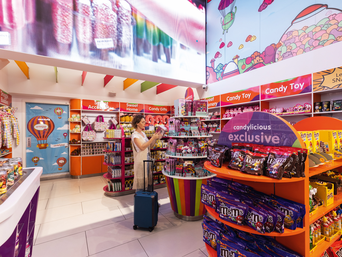 Shops in Concourse B, Terminal 3 at Dubai International Airport