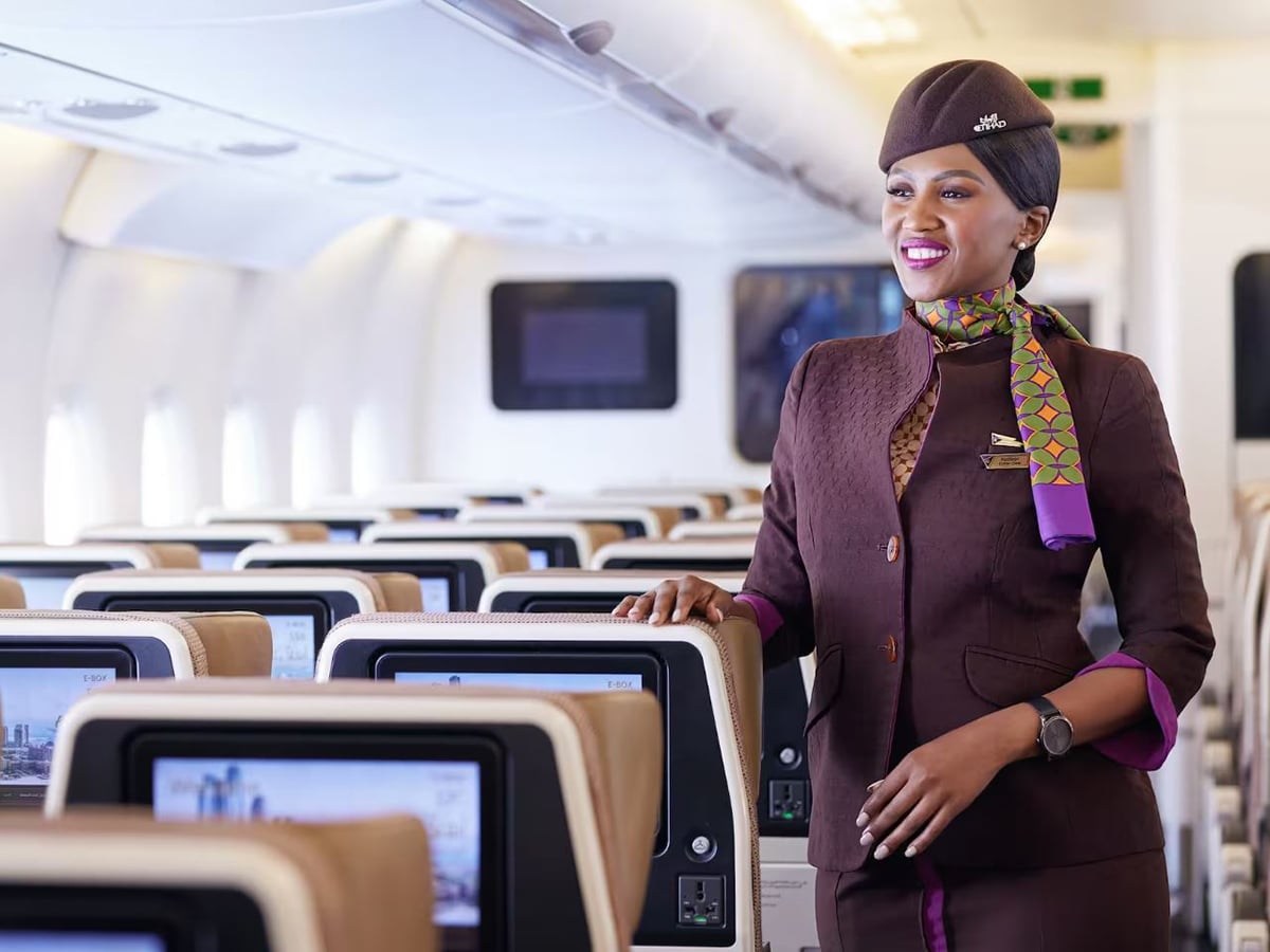 Looking for a new job? Etihad is hiring 1,000 new cabin crew members ...