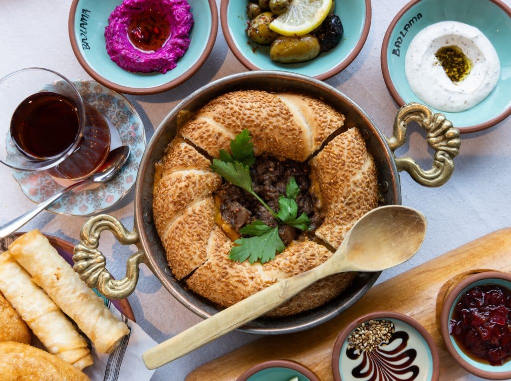 Dubai'deki Resmi 10 En İyi Türk Restoranı 3 Çeşme