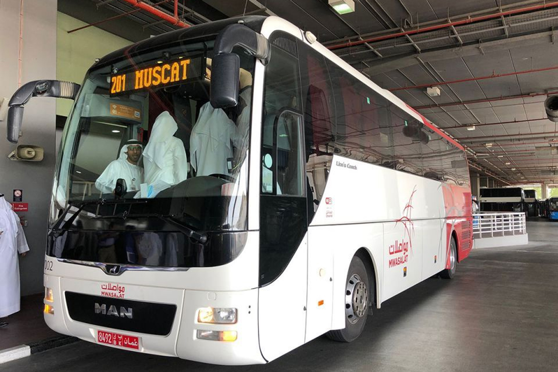 bus travel from dubai to oman