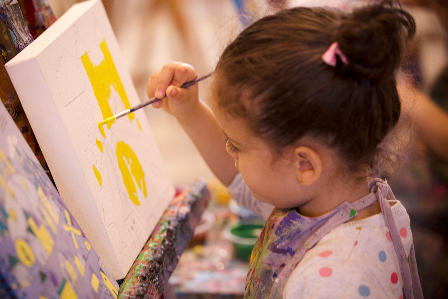 Kids can learn to paint with two UAE school teachers