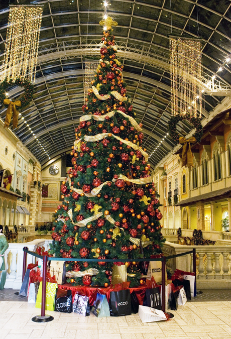 Dubai Christmas Decorations Festive Time Out Dubai