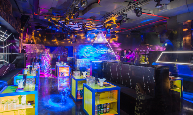 Nightlife in Dubai | Stereo Arcade | The Vacation Builder