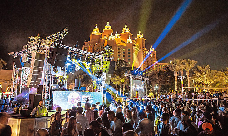 Dubai Nightlife | Nasimi Beach | The Vacation Builder