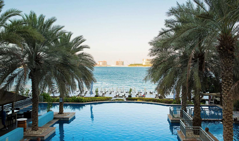 Riva Beach Club Offers Two Free Drinks With Beach Day Pass