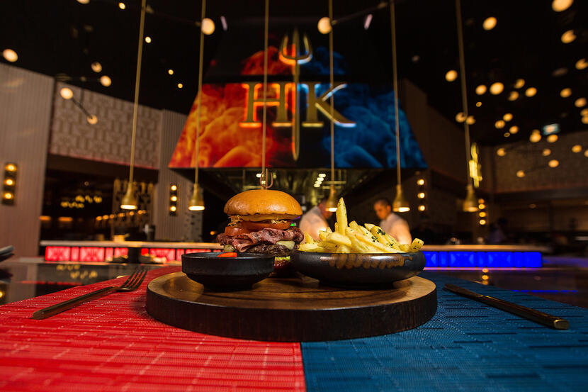 Hell S Kitchen Dubai Dubai Marina Reviews British Cuisine Restaurants Time Out Dubai