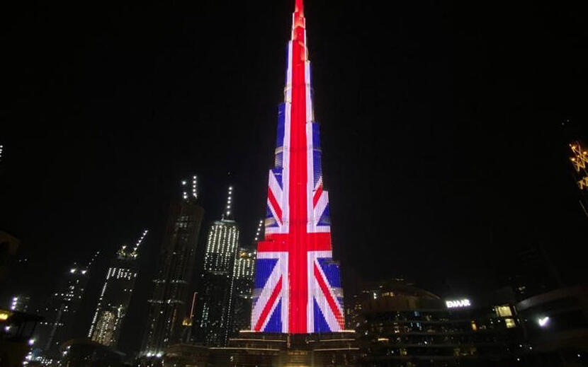 Dubai S Burj Khalifa Lights Up With The British Flag To Celebrate