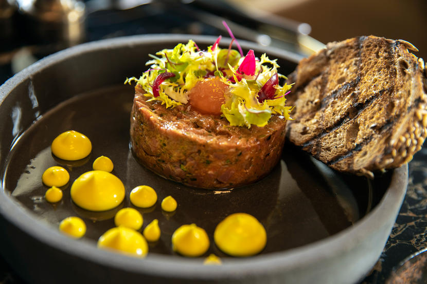 Brunch Review The Bull Of Wall Street At Bull Bear Brunch Restaurants Time Out Dubai