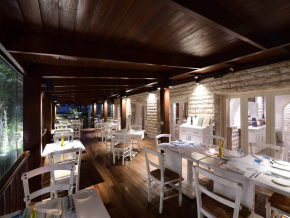 Greek Restaurants In Dubai With Features Like Alcohol Served