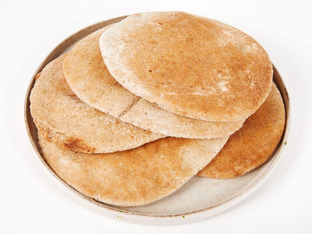 16 İkonik Orta Doğu Yemeği ve Bunları Dubai'de Nereden Sipariş Edebilirsiniz? 17 SF pita bread large 2